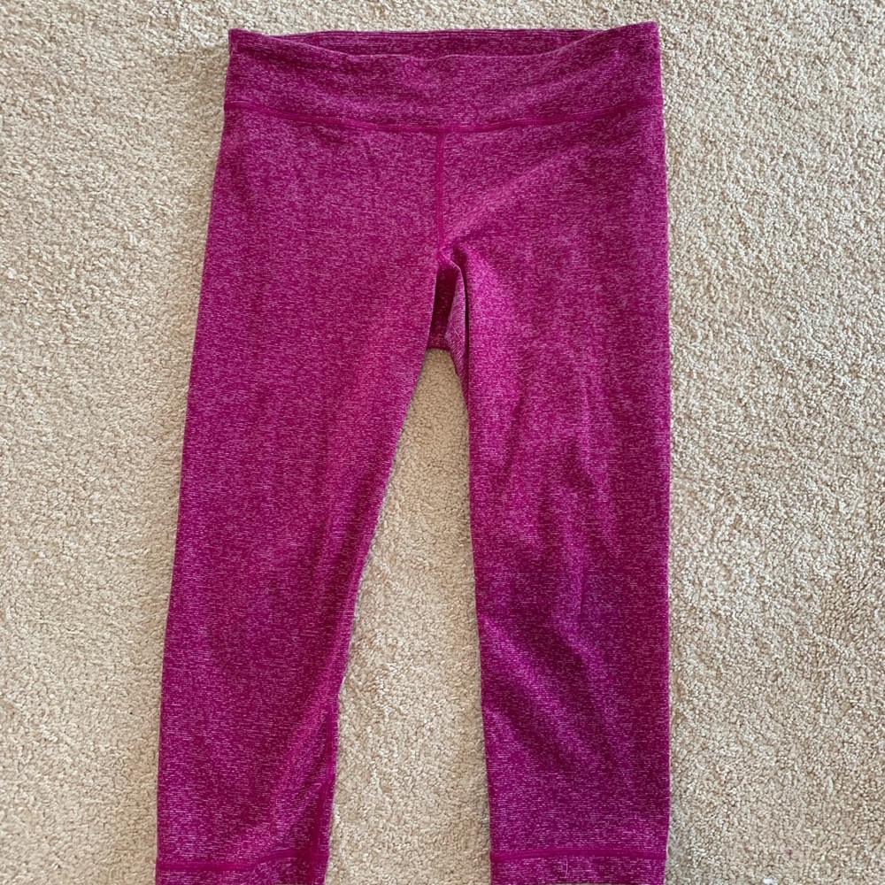UA magenta workout capris